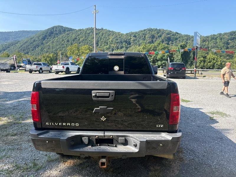 Chevrolet Silverado 2500HD 4WD Crew Cab 153" LTZ 2009