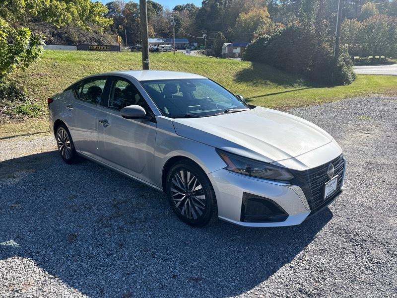 Nissan Altima 2.5 SV Sedan 2024