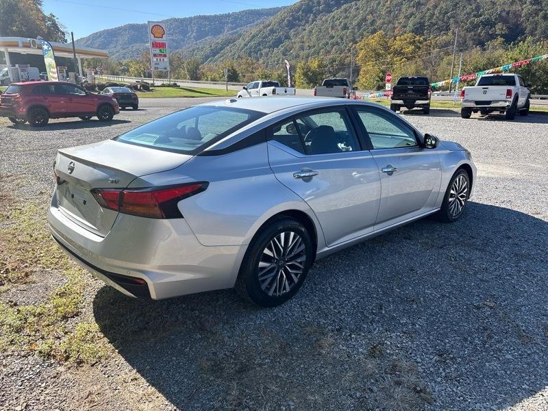 Nissan Altima 2.5 SV Sedan 2024