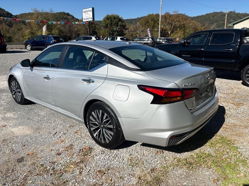 Nissan Altima 2.5 SV Sedan 2024