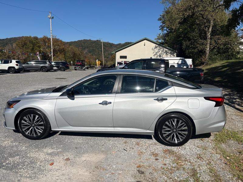 Nissan Altima 2.5 SV Sedan 2024