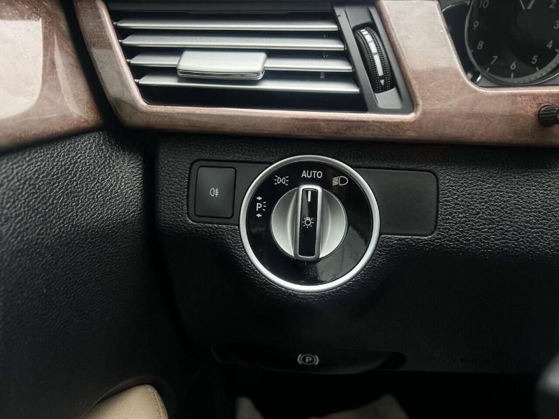 Mercedes-Benz E-Class E350 4MATIC Sedan 2012