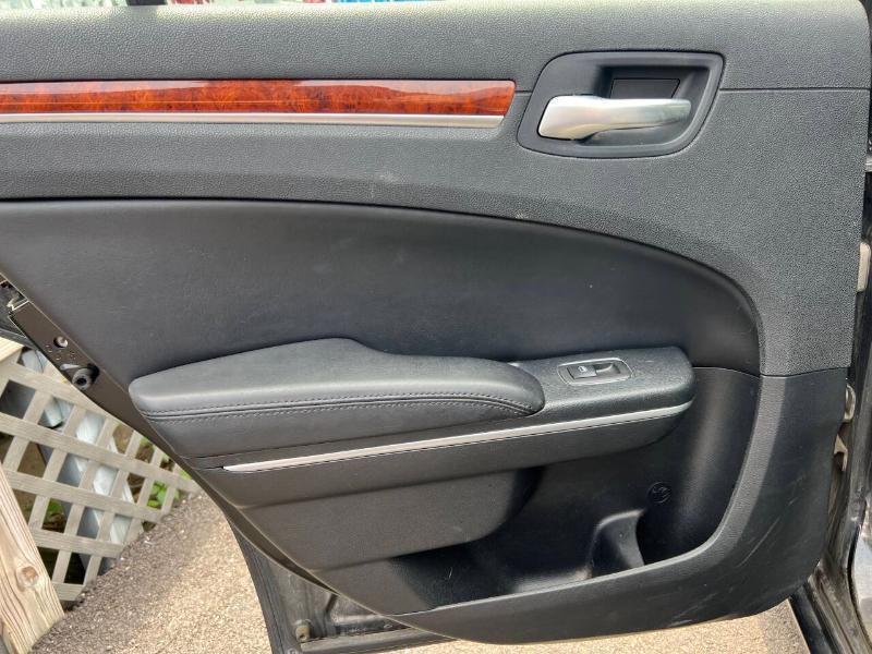 Chrysler 300 RWD 2013