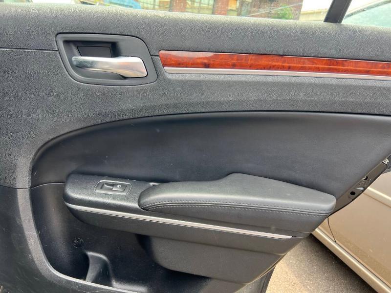 Chrysler 300 RWD 2013