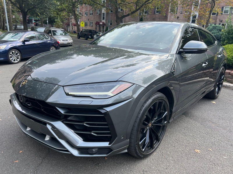 2019 Lamborghini Urus Base