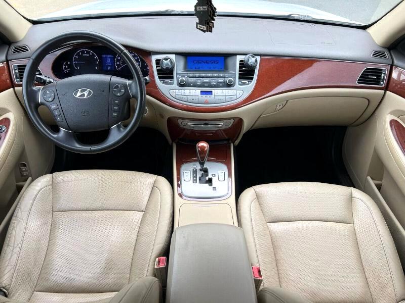 Hyundai Genesis 3.8L 2013