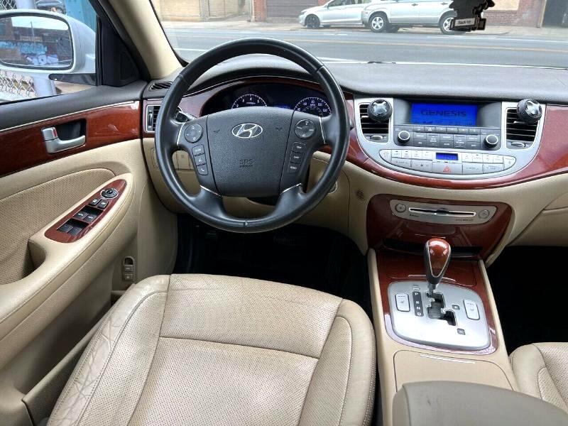 Hyundai Genesis 3.8L 2013