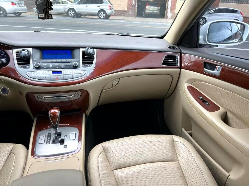 Hyundai Genesis 3.8L 2013