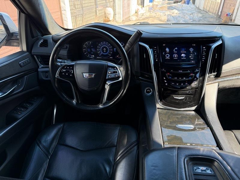 Cadillac Escalade ESV Platinum 4WD 2018