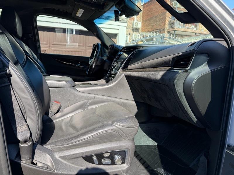 Cadillac Escalade ESV Platinum 4WD 2018