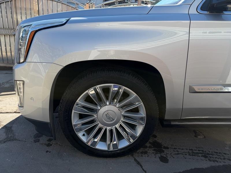 Cadillac Escalade ESV Platinum 4WD 2018