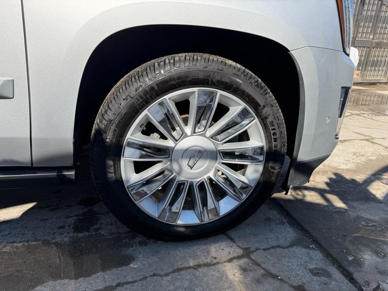 Cadillac Escalade ESV Platinum 4WD 2018