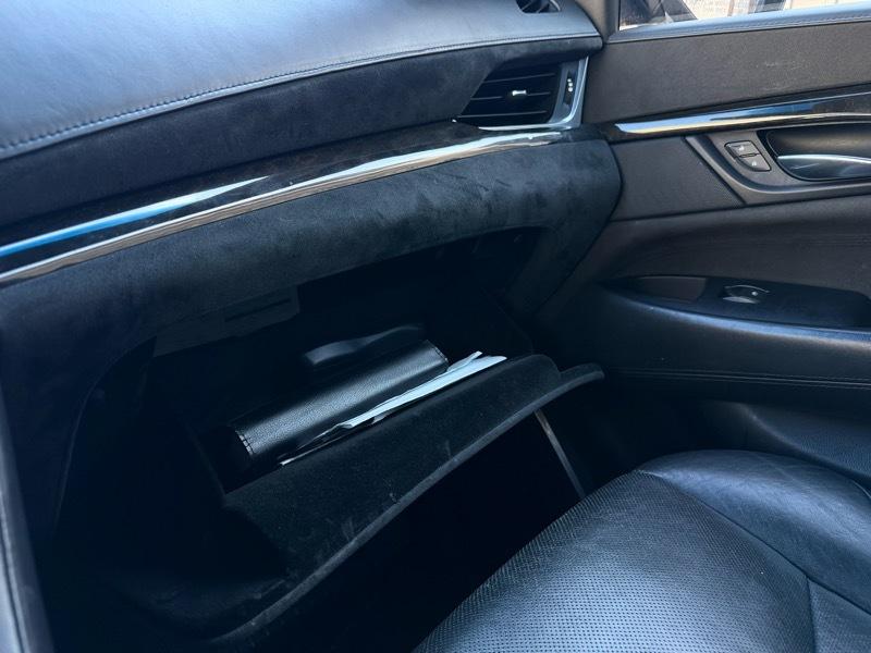 Cadillac Escalade ESV Platinum 4WD 2018