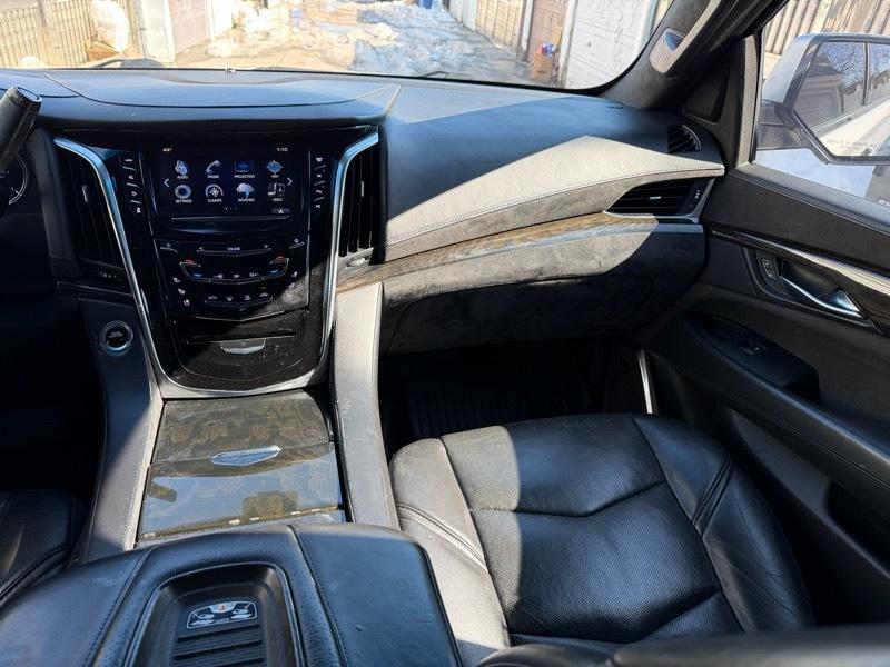 Cadillac Escalade ESV Platinum 4WD 2018