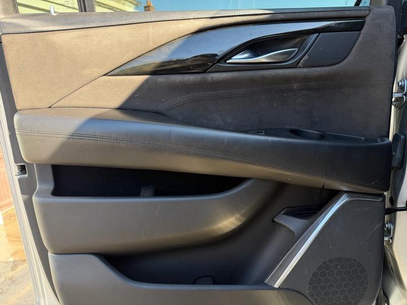 Cadillac Escalade ESV Platinum 4WD 2018