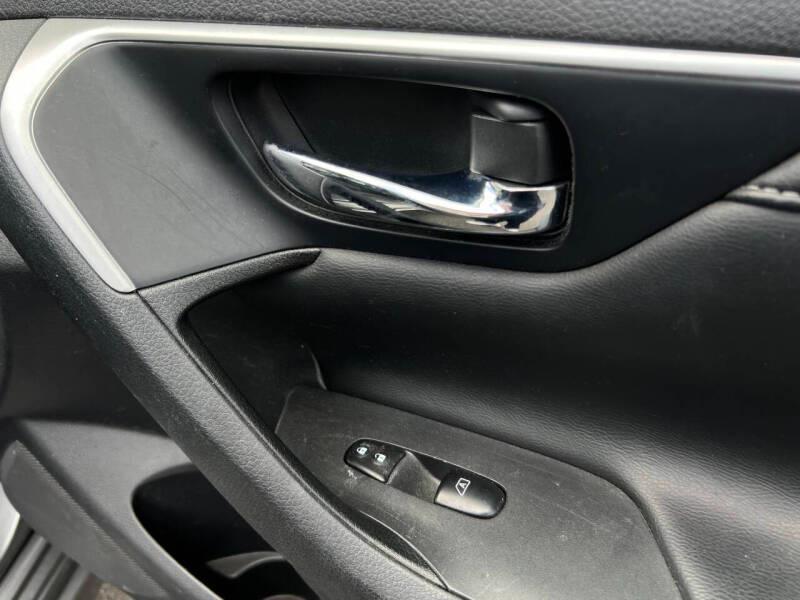 Nissan Altima 2.5 SL Sedan 2018