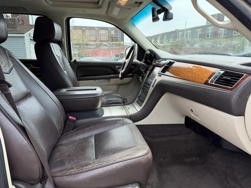 Cadillac Escalade ESV AWD Platinum 2013