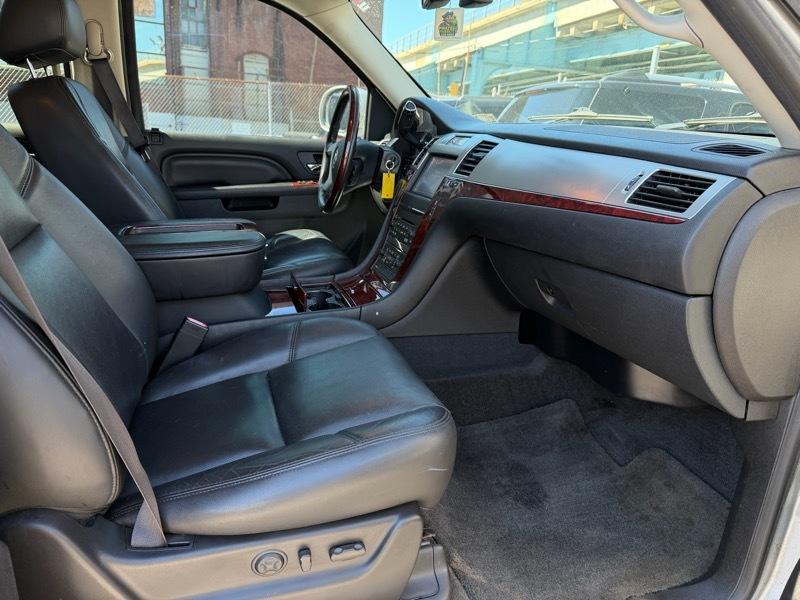 Cadillac Escalade 2WD Luxury 2013