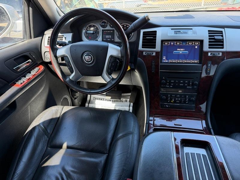 Cadillac Escalade 2WD Luxury 2013