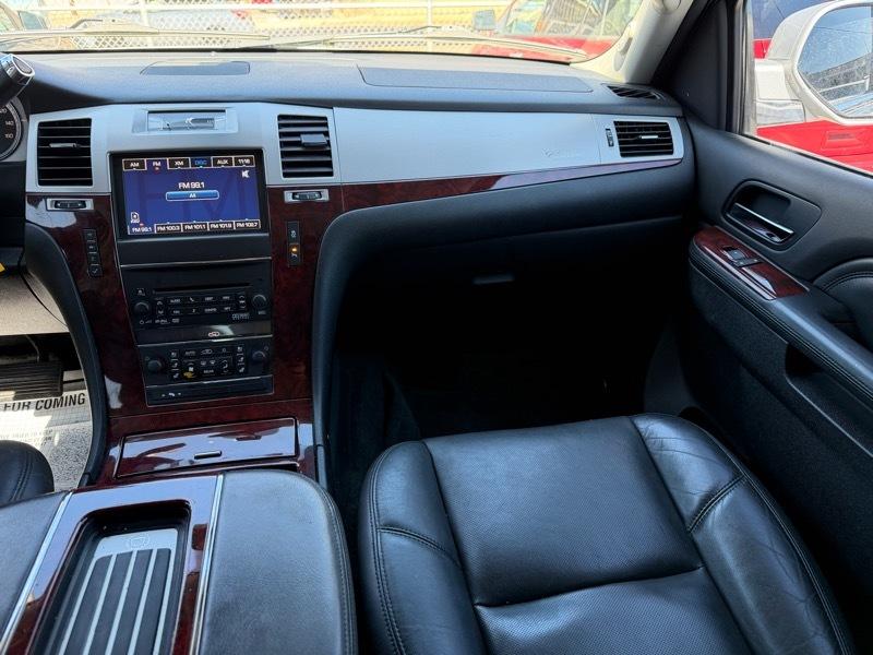 Cadillac Escalade 2WD Luxury 2013