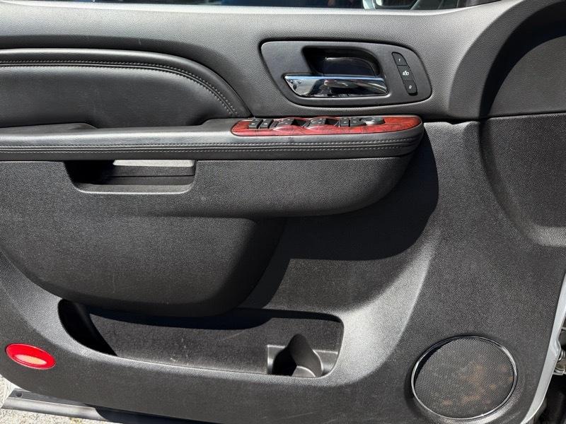 Cadillac Escalade 2WD Luxury 2013