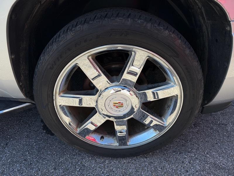 Cadillac Escalade 2WD Luxury 2013