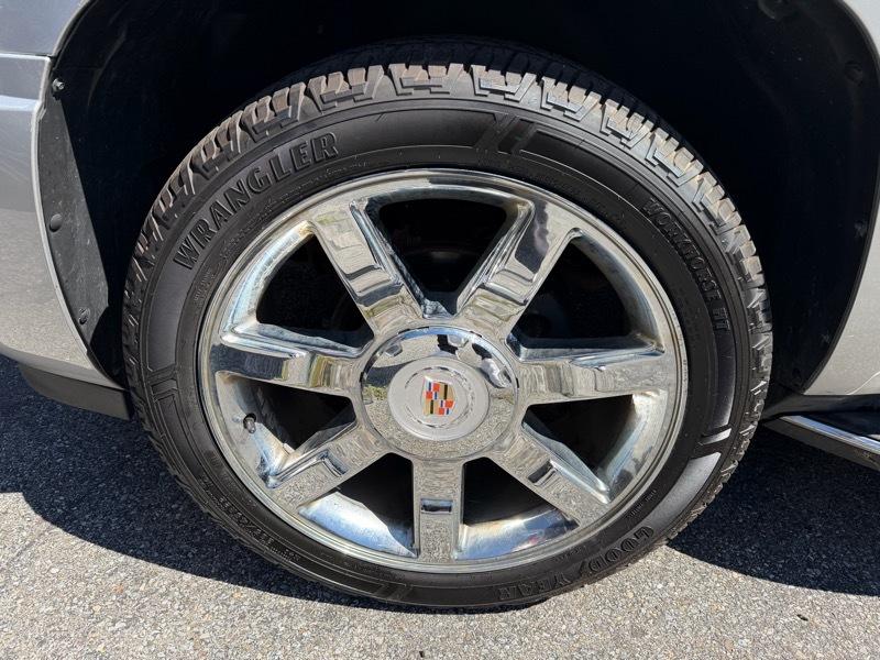 Cadillac Escalade 2WD Luxury 2013