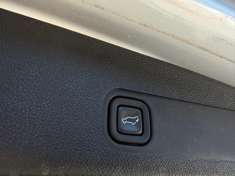 Cadillac Escalade 2WD Luxury 2013