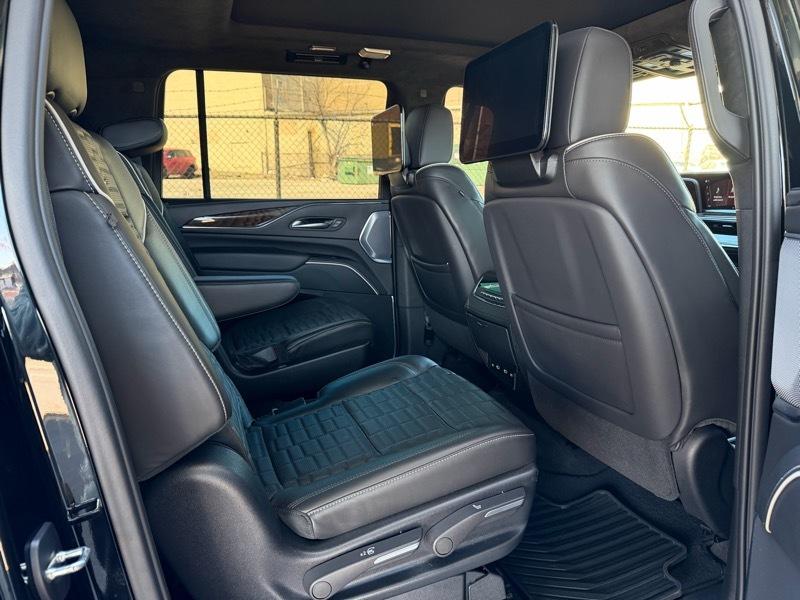 Cadillac Escalade ESV Sport Platinum AWD 2023