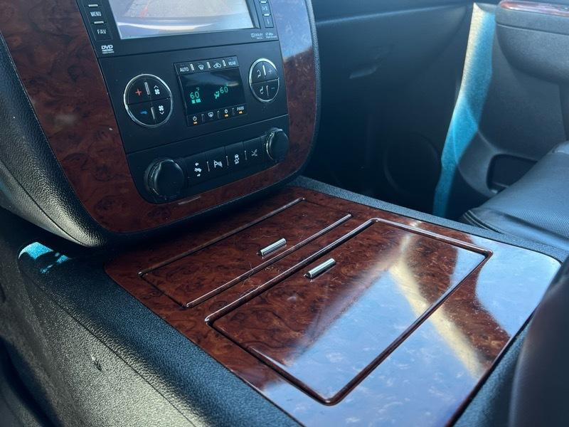 Chevrolet Tahoe LTZ 4WD 2012