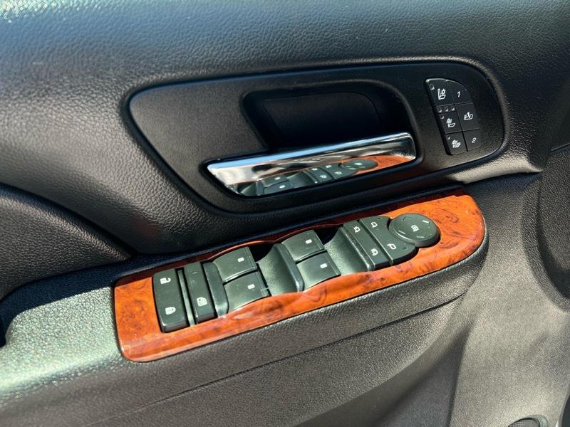 Chevrolet Tahoe LTZ 4WD 2012