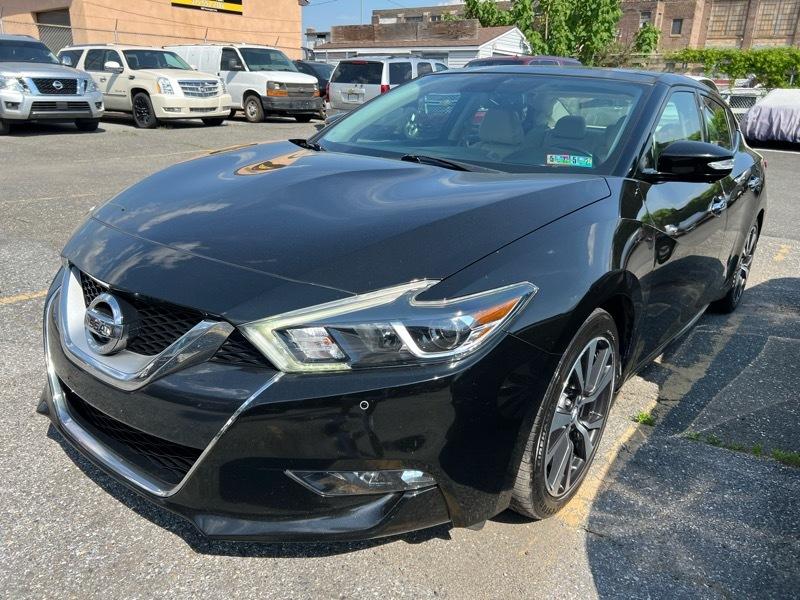 2017 Nissan Maxima Platinum's photo