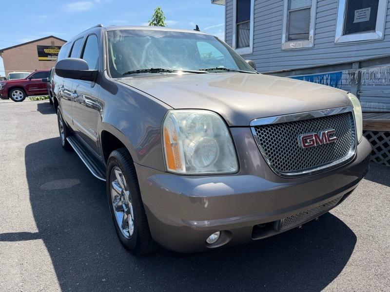 GMC Yukon Denali XL 4WD 2011