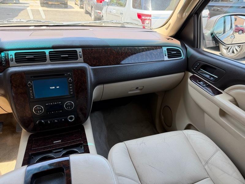 GMC Yukon Denali XL 4WD 2011