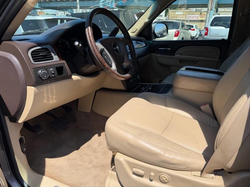 GMC Yukon Denali XL 4WD 2011
