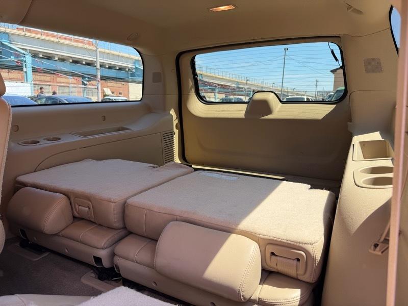 GMC Yukon Denali XL 4WD 2011