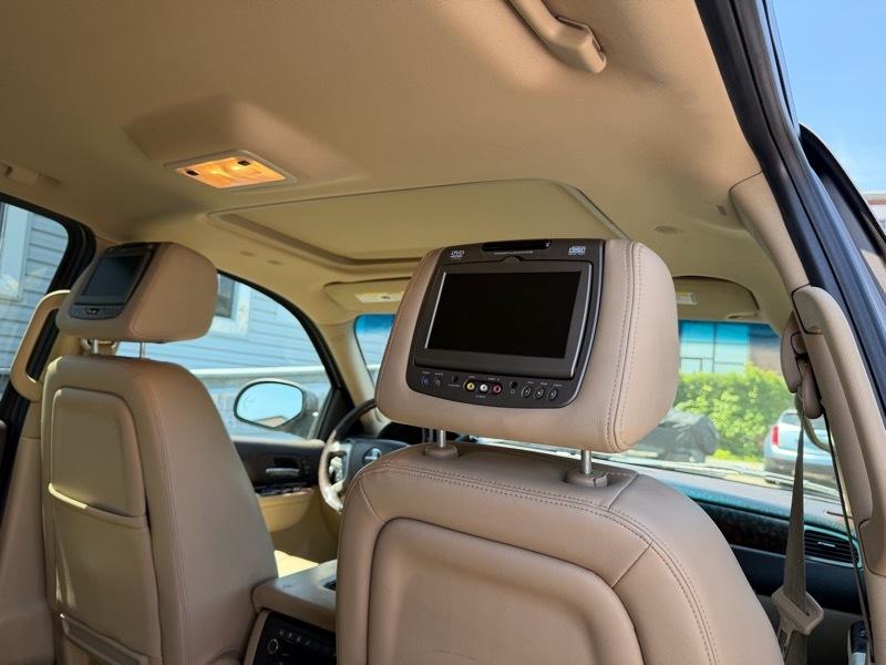 GMC Yukon Denali XL 4WD 2011