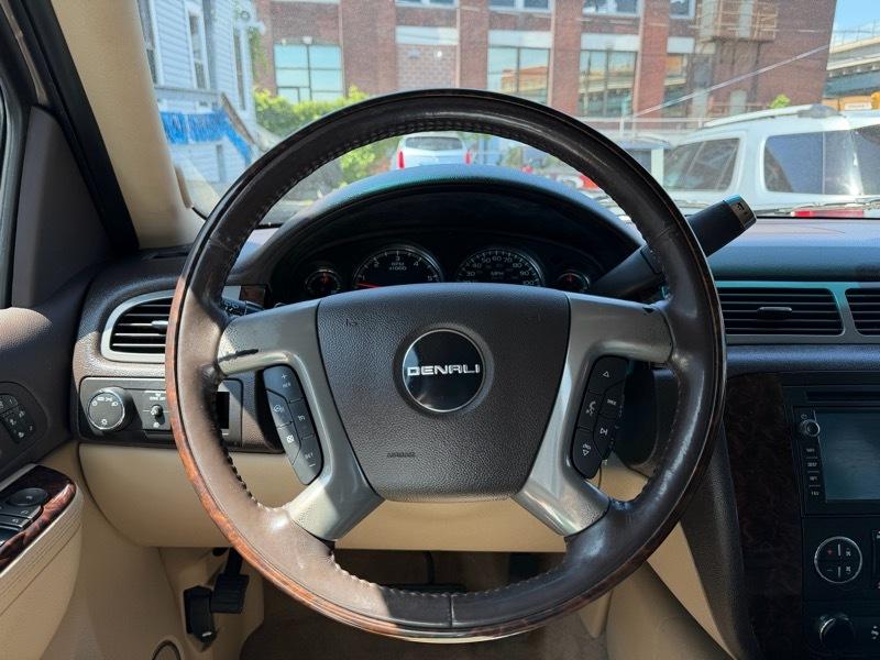 GMC Yukon Denali XL 4WD 2011