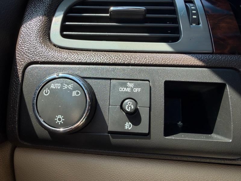 GMC Yukon Denali XL 4WD 2011