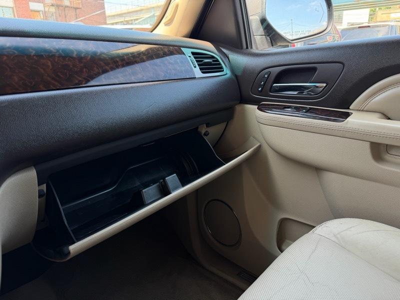 GMC Yukon Denali XL 4WD 2011