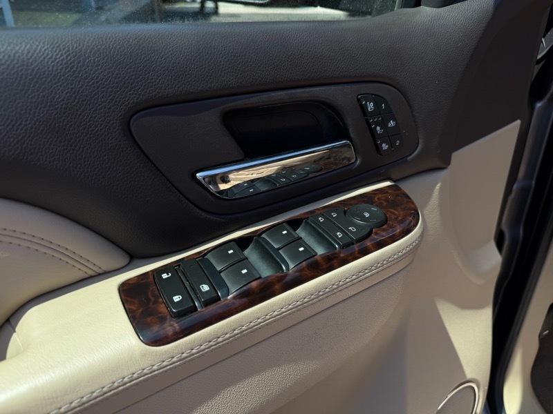 GMC Yukon Denali XL 4WD 2011