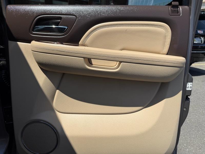 GMC Yukon Denali XL 4WD 2011