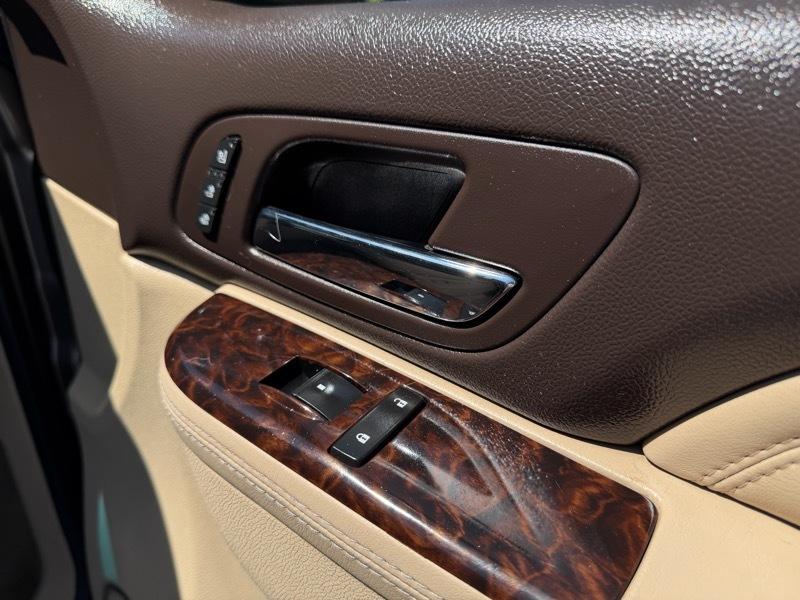 GMC Yukon Denali XL 4WD 2011