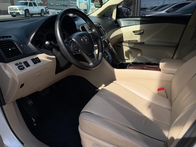 Toyota Venza LE V6 AWD 2014