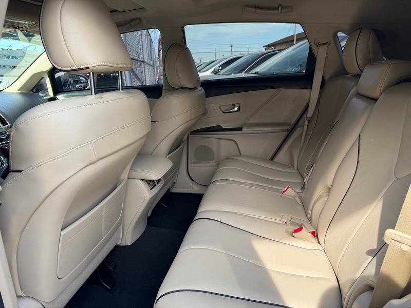 Toyota Venza LE V6 AWD 2014