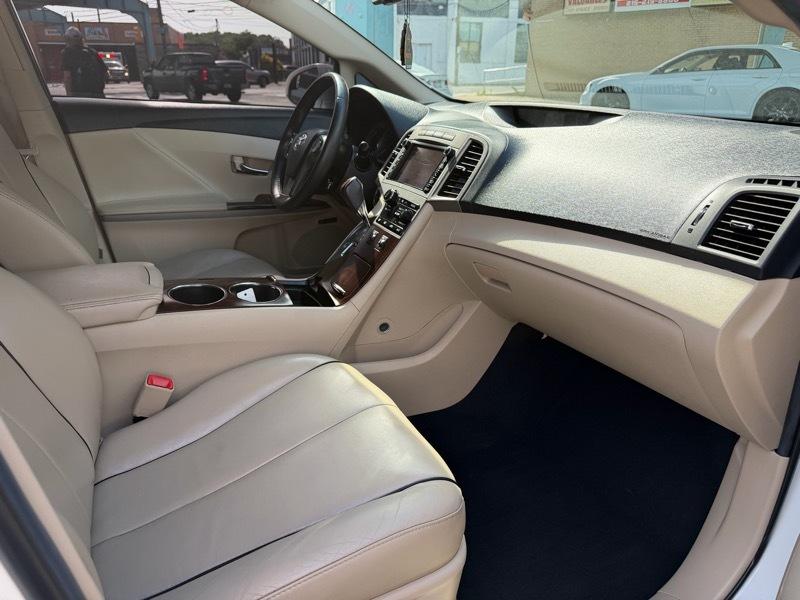 Toyota Venza LE V6 AWD 2014