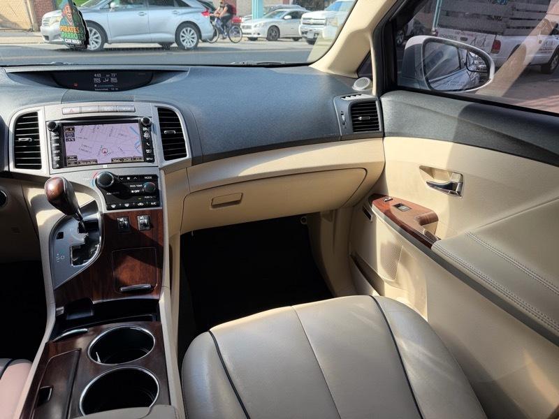 Toyota Venza LE V6 AWD 2014