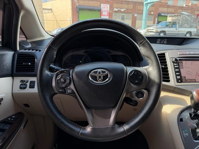 Toyota Venza LE V6 AWD 2014