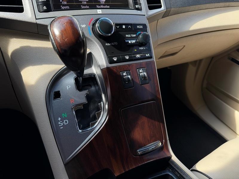 Toyota Venza LE V6 AWD 2014