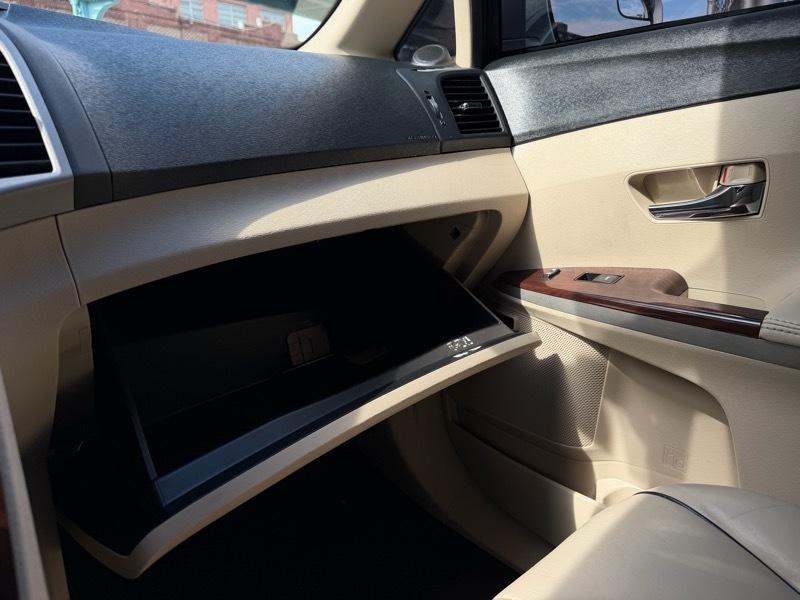 Toyota Venza LE V6 AWD 2014